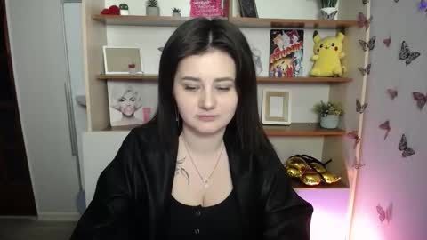 Snapshot of kissleoxx chatting on 05.17.26 kissleoxx online show from 05.17.26