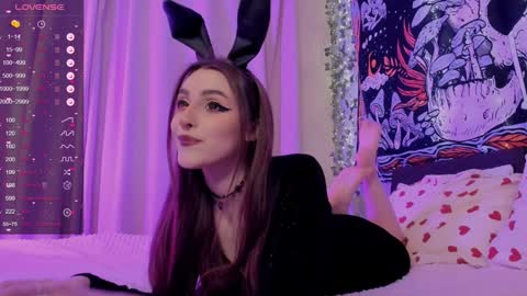 Kissthasky online show from 12.13.24