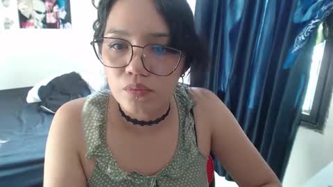 Snapshot of kitcatdreams chatting on 04.20.26 kitcatdreams online show from 04.20.26