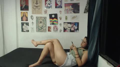 Snapshot of kitcatdreams chatting on 04.21.26 kitcatdreams online show from 04.21.26