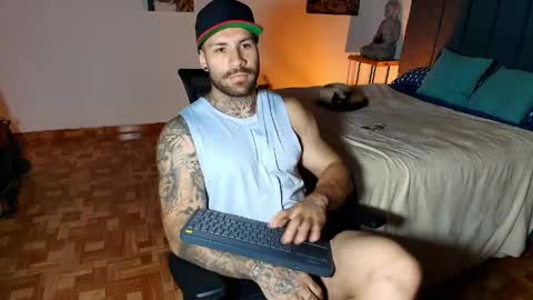 Snapshot of kite__ chatting on 04.19.26 kite__ online show from 04.19.26