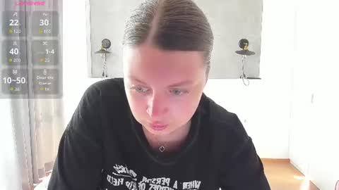 Snapshot of kitkatvel chatting on 06.24.26 kitkatvel online show from 06.24.26