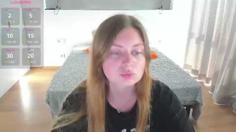 Snapshot of kitkatvel chatting on 06.28.26 kitkatvel online show from 06.28.26