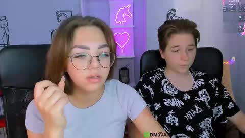 Snapshot of kitniss_dreamy chatting on 09.25.25 kitniss online show from 09.25.25