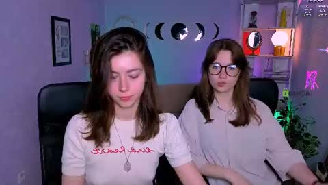 Snapshot of kitniss_dreamy chatting on 06.14.26 kitniss online show from 06.14.26