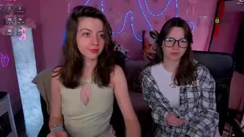 Snapshot of kitniss_dreamy chatting on 06.16.26 kitniss online show from 06.16.26
