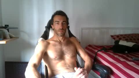 Snapshot of kitosssss chatting on 02.05.26 Steve Cocks online show from 02.05.26