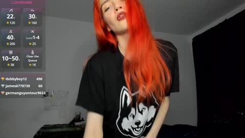 Snapshot of kitsunemoon chatting on 12.25.24 Kitsune online show from 12.25.24