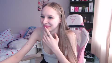 Snapshot of kitsuneyx chatting on 05.15.26 kitsuneyX online show from 05.15.26