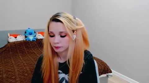 Snapshot of kitten_alisa chatting on 10.09.25 Alissa online show from 10.09.25