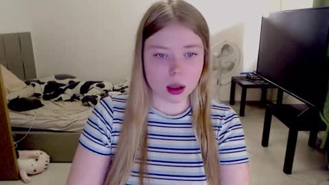 Jennyblonde and Emmabrunette online show from 10.13.25