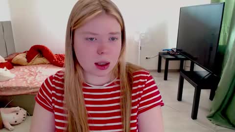Jennyblonde and Emmabrunette online show from 02.18.26