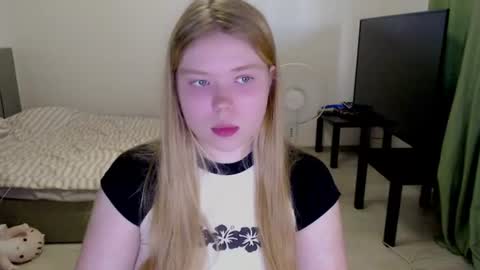 Snapshot of kitten_jenny01 chatting on 07.13.26 Jennyblonde and Emmabrunette online show from 07.13.26