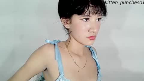 Snapshot of kitten_punches01 chatting on 09.13.25 kitten_punches01 online show from 09.13.25