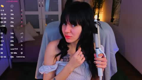 Snapshot of kittenlolla chatting on 05.17.26 Lolla online show from 05.17.26