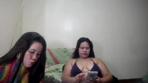 Snapshot of kittensquirtpussy chatting on 07.26.26 kittensquirtpussy online show from 07.26.26