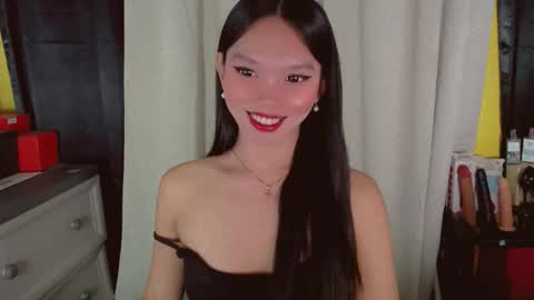 Snapshot of kitteylovesyou chatting on 04.28.26 KITTY online show from 04.28.26