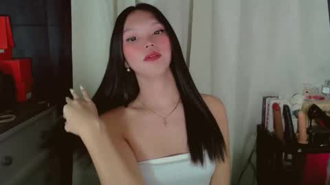 Snapshot of kitteylovesyou chatting on 05.27.26 KITTY online show from 05.27.26