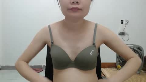 Snapshot of kitti_baby2x chatting on 03.10.26 kitti_baby2x online show from 03.10.26