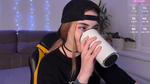 Snapshot of kittie_bear chatting on 04.11.26 Veronica online show from 04.11.26