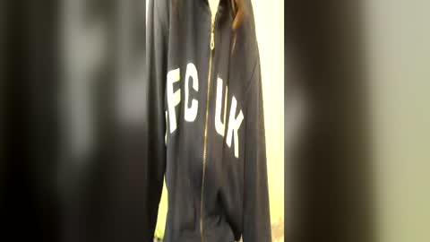 Snapshot of kittie_creme chatting on 06.18.26 Kittie Creme online show from 06.18.26