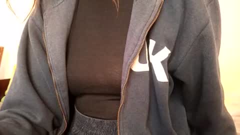 Snapshot of kittie_creme chatting on 07.30.26 Kittie Creme online show from 07.30.26