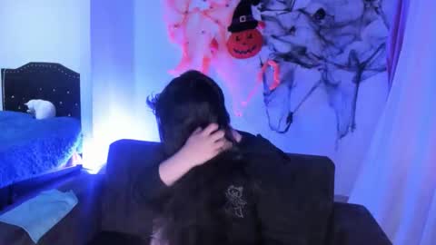 kitty__chs online show from 11.20.25