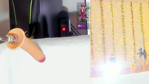 Snapshot of kitty__rosse__ chatting on 04.18.26 Kitty online show from 04.18.26