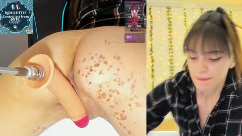 Snapshot of kitty__rosse__ chatting on 04.22.26 Kitty online show from 04.22.26
