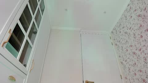 Snapshot of kitty__sophie chatting on 04.23.26 sophie online show from 04.23.26