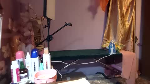 Kitti online show from 11.25.25