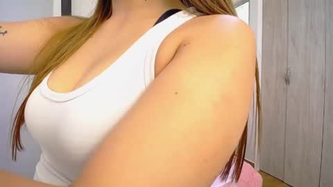 Snapshot of kitty_f00x chatting on 04.22.26 kitty_f00x online show from 04.22.26
