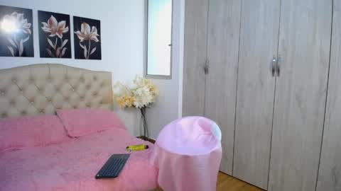 Snapshot of kitty_f00x chatting on 04.23.26 kitty_f00x online show from 04.23.26