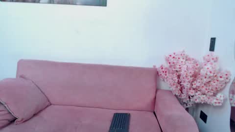 Snapshot of kitty_f00x chatting on 04.29.26 kitty_f00x online show from 04.29.26