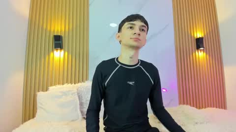 Snapshot of kitty_gill chatting on 12.17.24 kitty_gill online show from 12.17.24