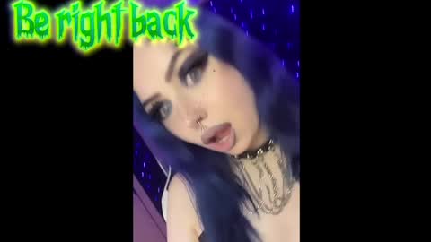 Snapshot of kitty_goth chatting on 01.18.25 Hey Im Ellie if you like me and like my show give me a thumbs up hehe online show from 01.18.25