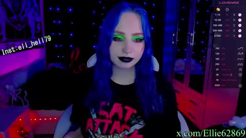 Snapshot of kitty_goth chatting on 03.09.25 Hey Im Ellie if you like me and like my show give me a thumbs up hehe online show from 03.09.25