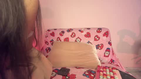 Snapshot of kitty_kryss chatting on 05.19.26 kitty_kryss online show from 05.19.26