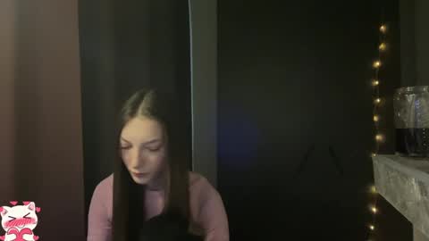 Snapshot of kitty_pussik chatting on 04.15.26 kitty_pussik online show from 04.15.26