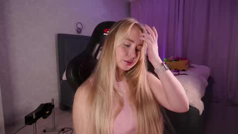 Snapshot of kitty_ricky chatting on 12.16.25 Kelsi and Ricky online show from 12.16.25