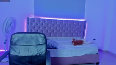 Snapshot of kitty_violet11 chatting on 04.30.26 kitty_violet11 online show from 04.30.26