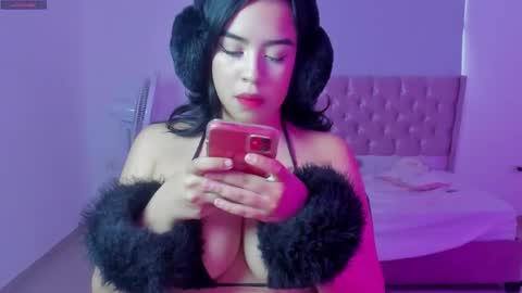 Snapshot of kitty_violet11 chatting on 05.02.26 kitty_violet11 online show from 05.02.26