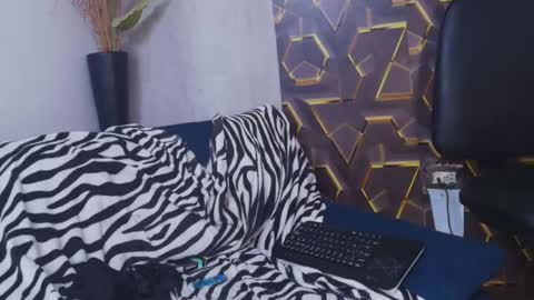 Snapshot of kitty_violet11 chatting on 05.26.26 kitty_violet11 online show from 05.26.26