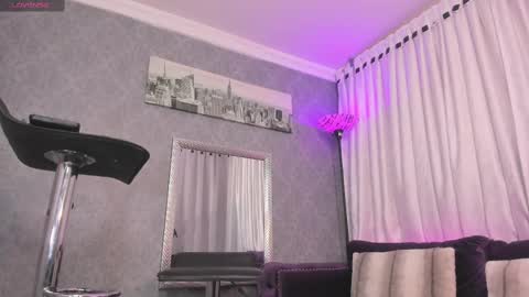 Snapshot of kitty_wichis chatting on 12.12.24 Kendall Saray online show from 12.12.24