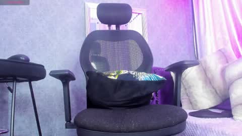 Snapshot of kitty_wichis chatting on 03.11.25 Kendall Saray online show from 03.11.25