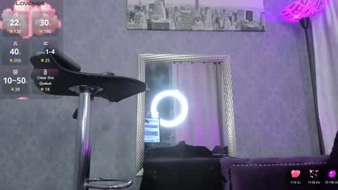 Snapshot of kitty_wichis chatting on 10.10.25 Kendall Saray online show from 10.10.25