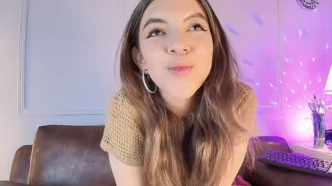 Snapshot of kittybloom_ chatting on 05.12.26 Kitty online show from 05.12.26