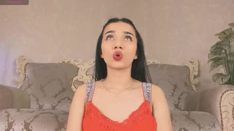 Snapshot of kittycatzzz chatting on 12.20.25 Mia online show from 12.20.25