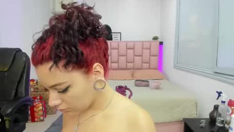 Snapshot of kittycute_cg chatting on 01.08.25 Jenn online show from 01.08.25