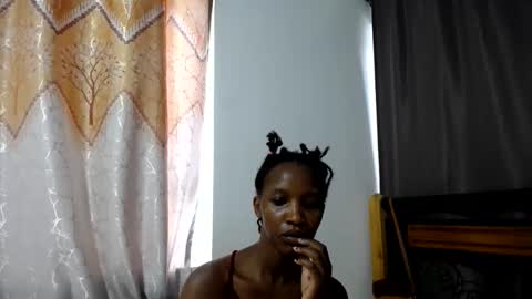 Snapshot of kittyfay_ chatting on 04.28.26 Fay online show from 04.28.26